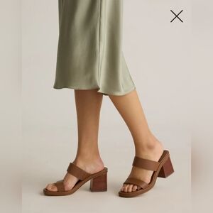 NIB Quince Cognac Italian Leather Mid Heel Sandal Size 7